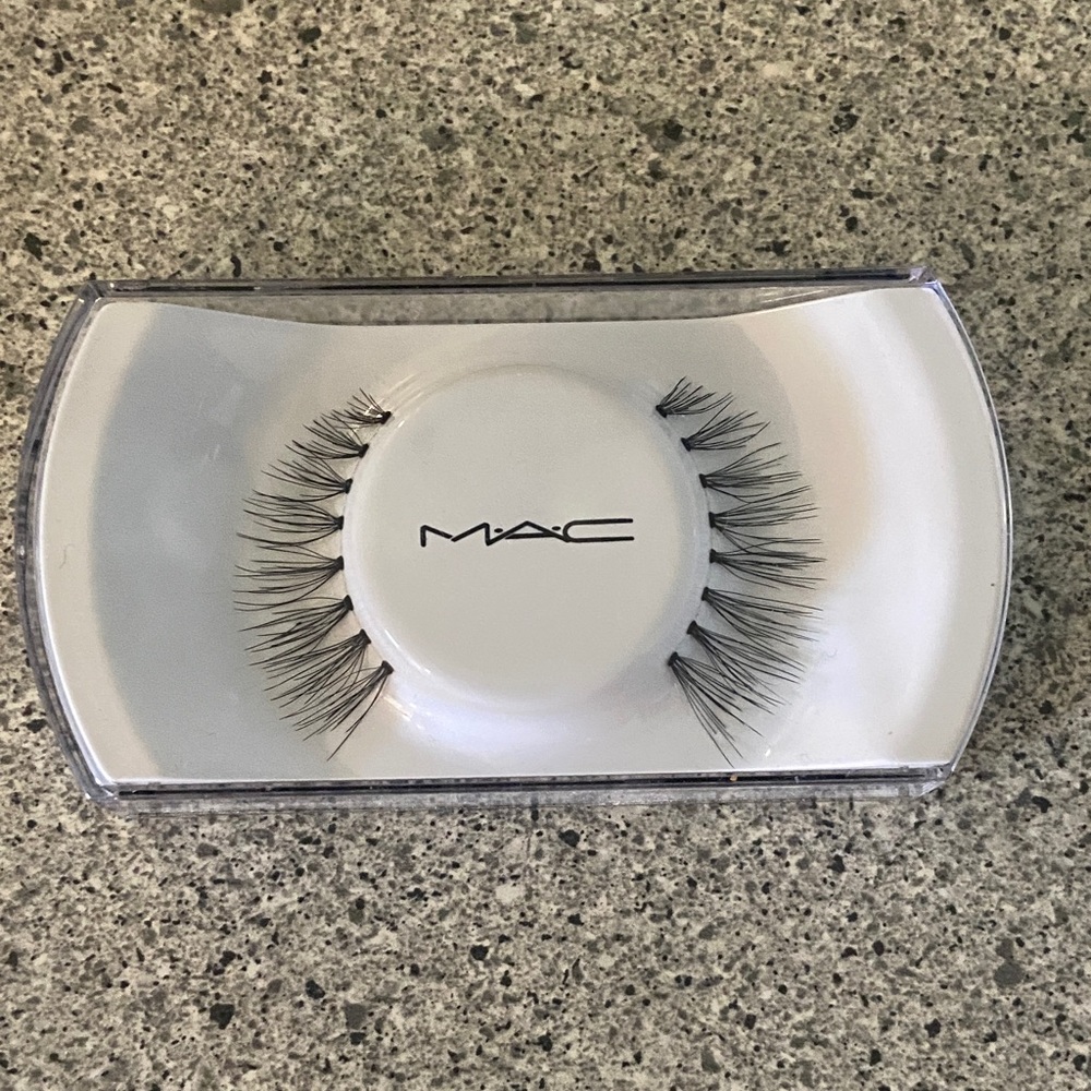 MAC Cosmetics Dramatic Black Lashes